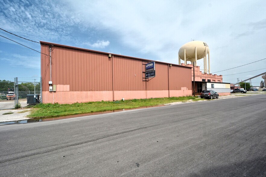 1124-1126 N Bowie St, Seguin, TX à vendre - Photo de l’immeuble – Image 2 sur 24
