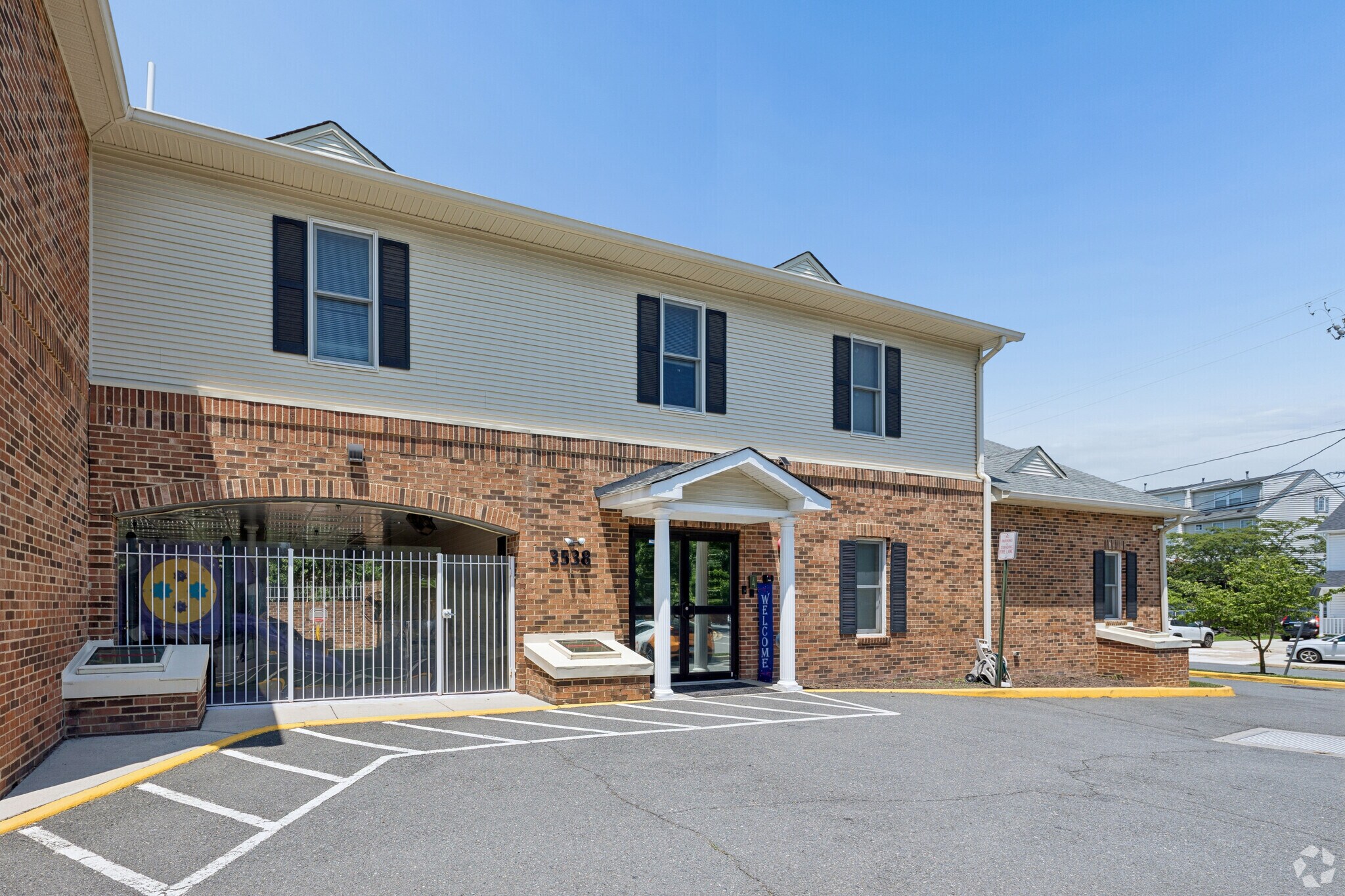 3538 Moncure Ave, Falls Church, VA à vendre Photo de l’immeuble– Image 1 sur 32