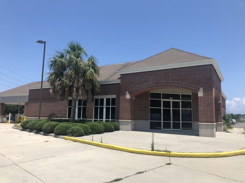 810 W Esplanade Ave, Kenner, LA à louer - Photo de l’immeuble – Image 1 sur 16