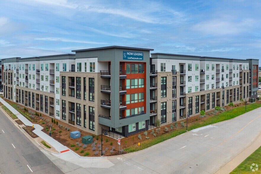 10275 Park Meadows Dr, Lone Tree, CO à louer - Photo de l’immeuble – Image 2 sur 27