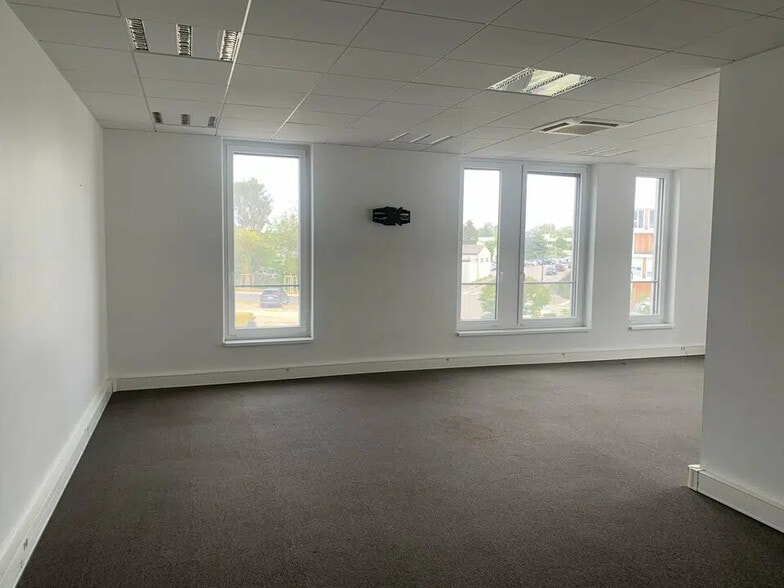 Bureau dans Strasbourg à vendre - Photo de l’immeuble – Image 3 sur 9