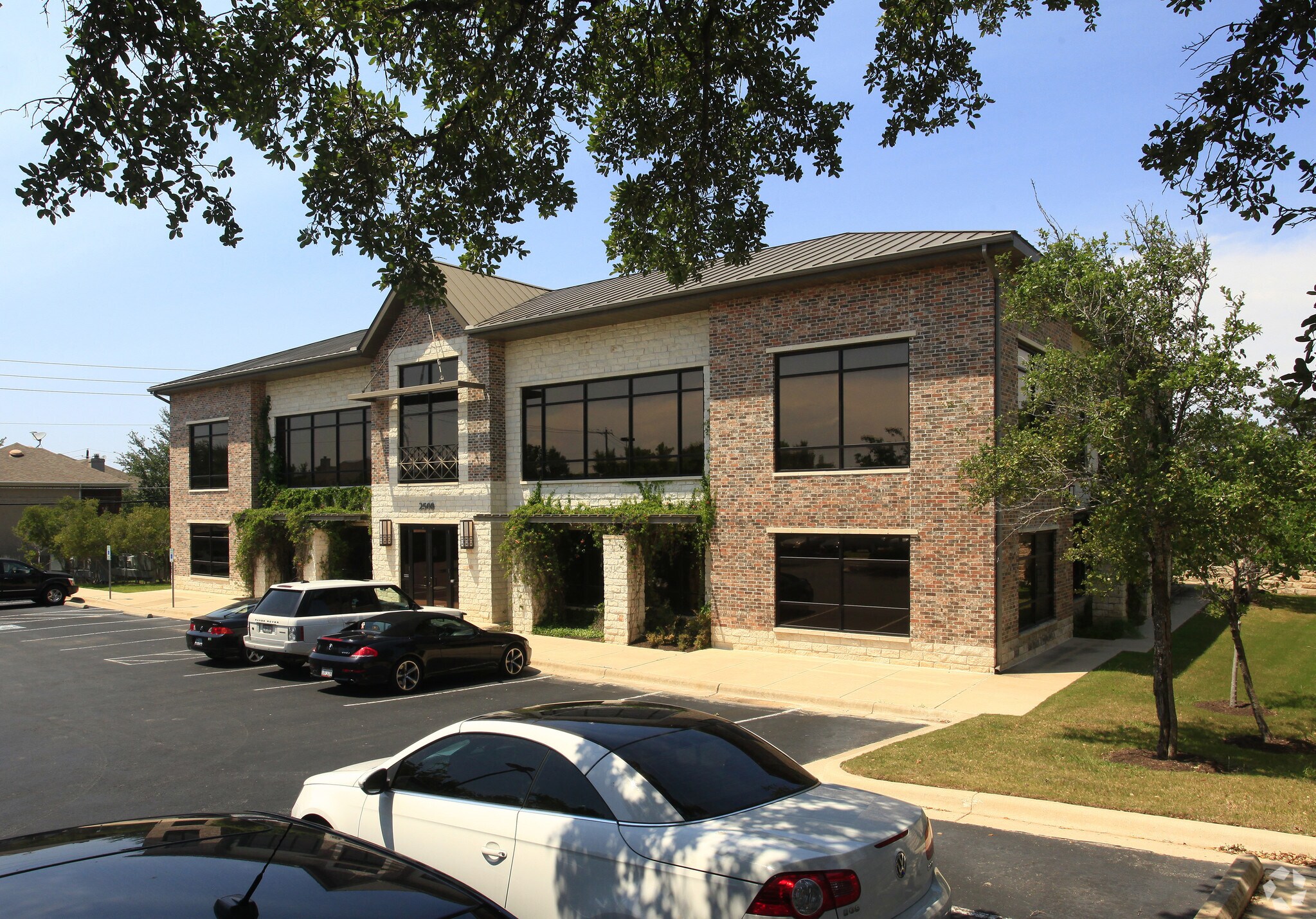 2508 Ashley Worth Blvd, Austin, TX à louer Photo de l’immeuble– Image 1 sur 2