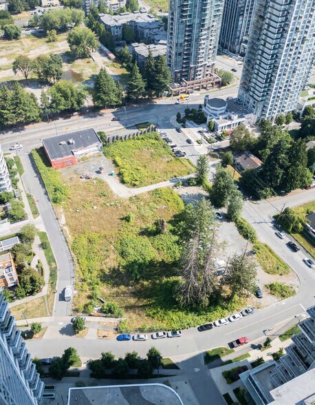 13328 104 Av, Surrey, BC à vendre - Photo de l’immeuble – Image 3 sur 5