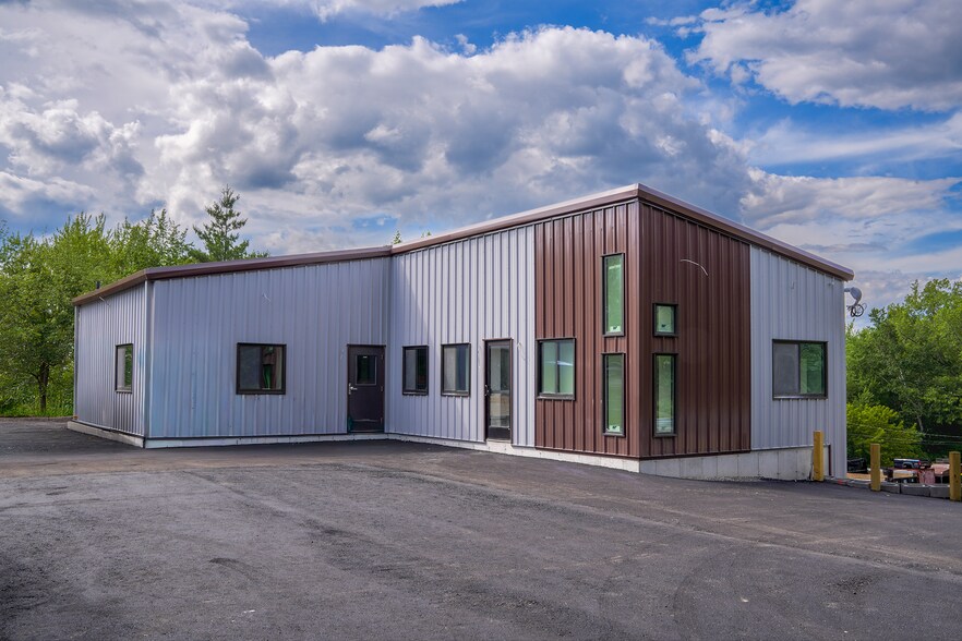 1341 Central St, Leominster, MA à louer - Photo de l’immeuble – Image 1 sur 16