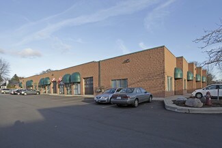 Plus de détails pour 366 Revus Ave, Mississauga, ON - Local d'activités à louer