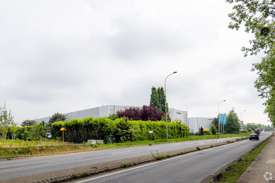 6 Rue Jean Mermoz, Compans à louer - Photo de l’immeuble – Image 2 sur 3