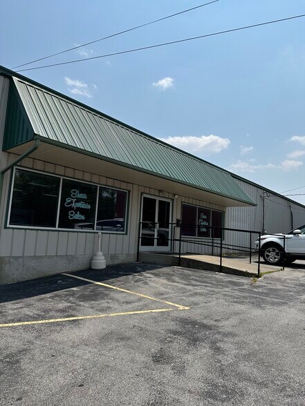 500 N Main St, Franklin, KY à louer - Photo de l’immeuble – Image 1 sur 7