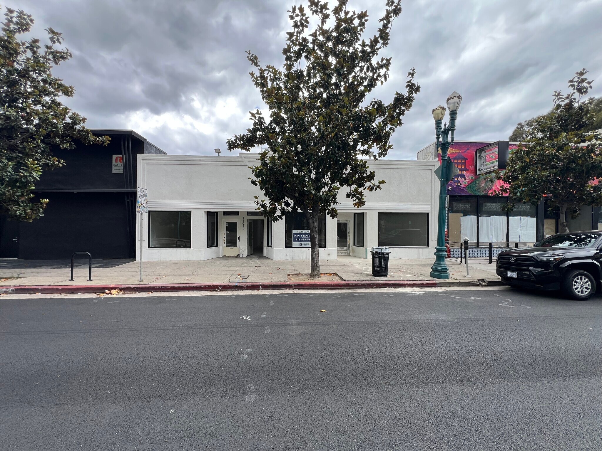 11012 Magnolia Blvd, North Hollywood, CA à louer Photo de l’immeuble– Image 1 sur 15