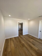 11120 Burbank Blvd, North Hollywood, CA à louer Photo intérieure– Image 2 sur 15