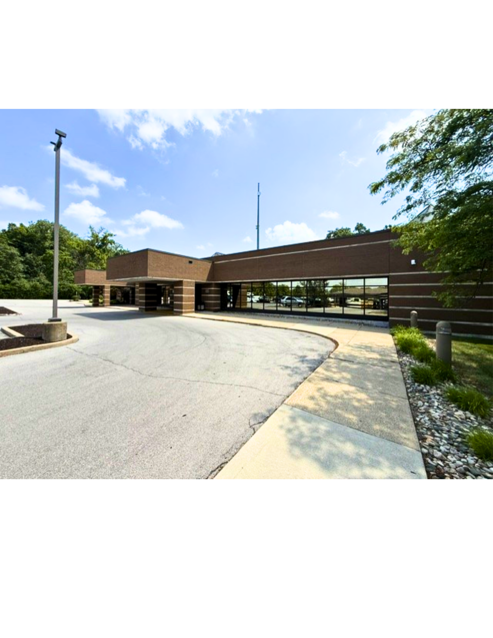5050 N Clinton St, Fort Wayne, IN à louer Photo de l’immeuble– Image 1 sur 2
