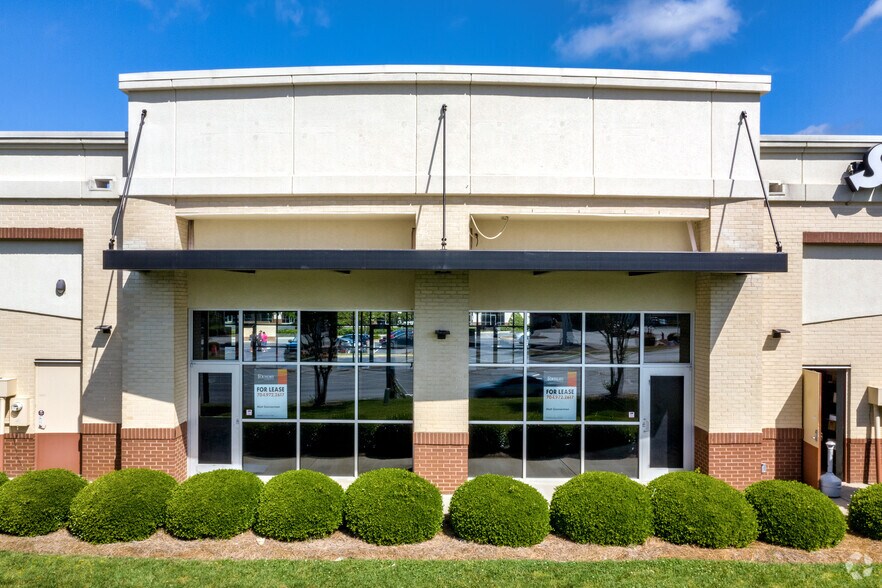 8506 S Tryon St, Charlotte, NC à louer - Photo de l’immeuble – Image 3 sur 6