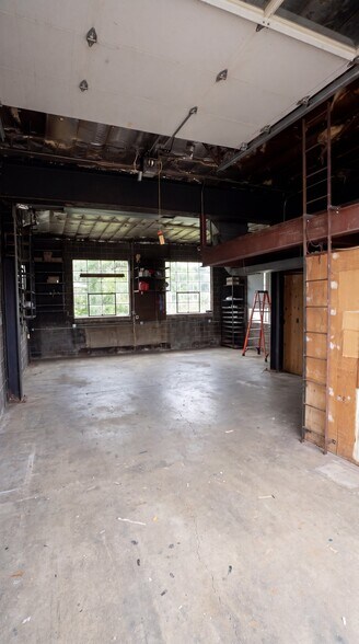 28 Fairview Ave, Little Silver, NJ à vendre - Photo de l’immeuble – Image 3 sur 5