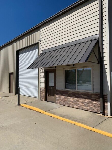 1256 Garden Hwy, Yuba City, CA à louer - Photo de l’immeuble – Image 2 sur 5