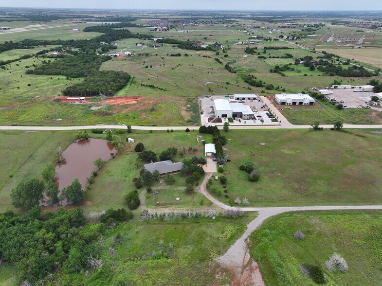 11601 Morgan Road, Yukon, OK à vendre - Photo de l’immeuble – Image 3 sur 7