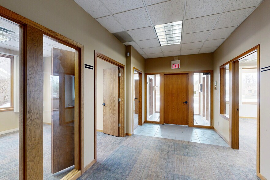 2405 Woodlake Dr, Okemos, MI à vendre - Numérisation 3D Matterport – Image 3 sur 23