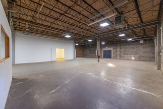 1519 E Main St, St Charles, IL à louer Photo intérieure– Image 2 sur 3