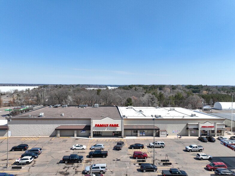 17158 County Highway J, Chippewa Falls, WI à louer - Photo de l’immeuble – Image 2 sur 18