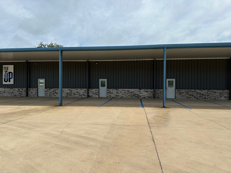 16426 FM 16 W, Lindale, TX à louer - Photo de l’immeuble – Image 2 sur 17