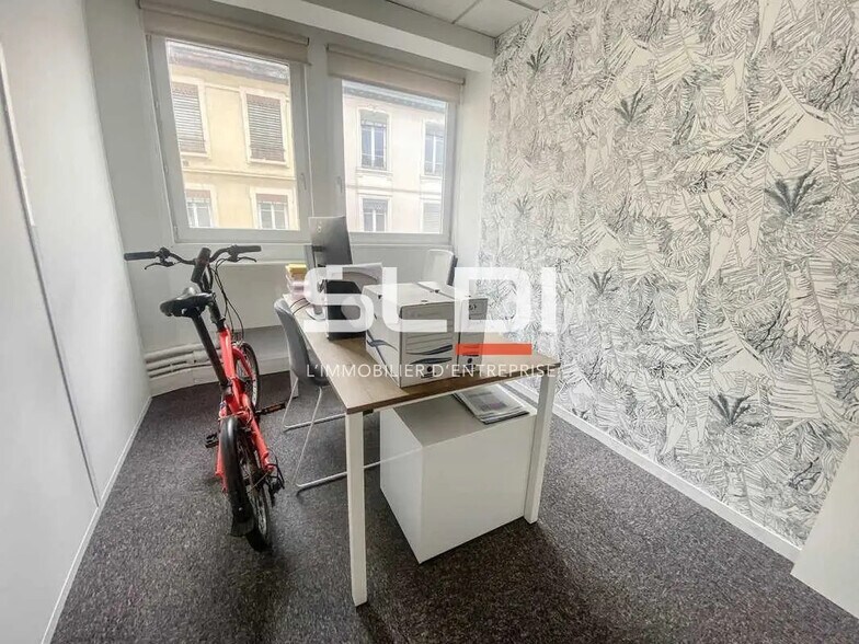 Bureau dans Lyon à louer - Photo de l’immeuble – Image 2 sur 6
