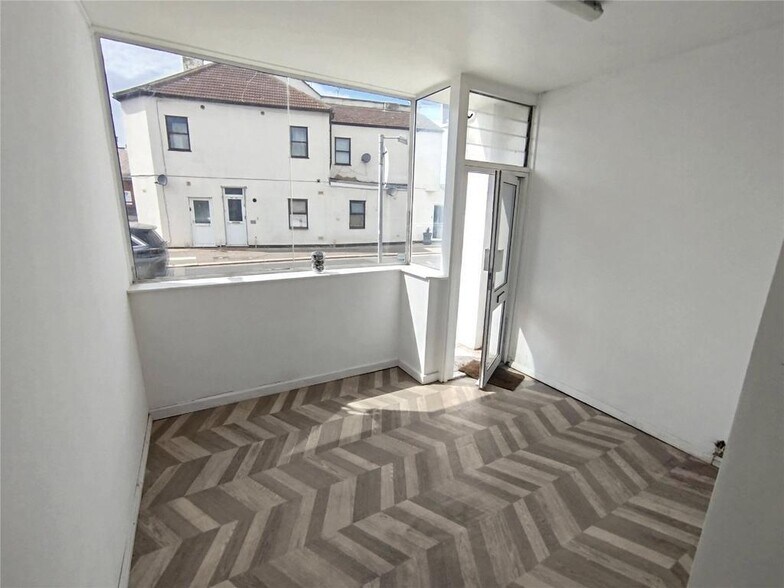 4 Nelson Rd, Leigh On Sea à louer - Photo de l’immeuble – Image 2 sur 14