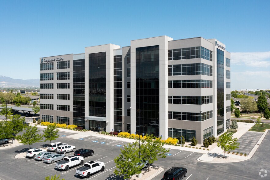 256 Data Dr, Draper, UT à vendre - Photo principale – Image 1 sur 6