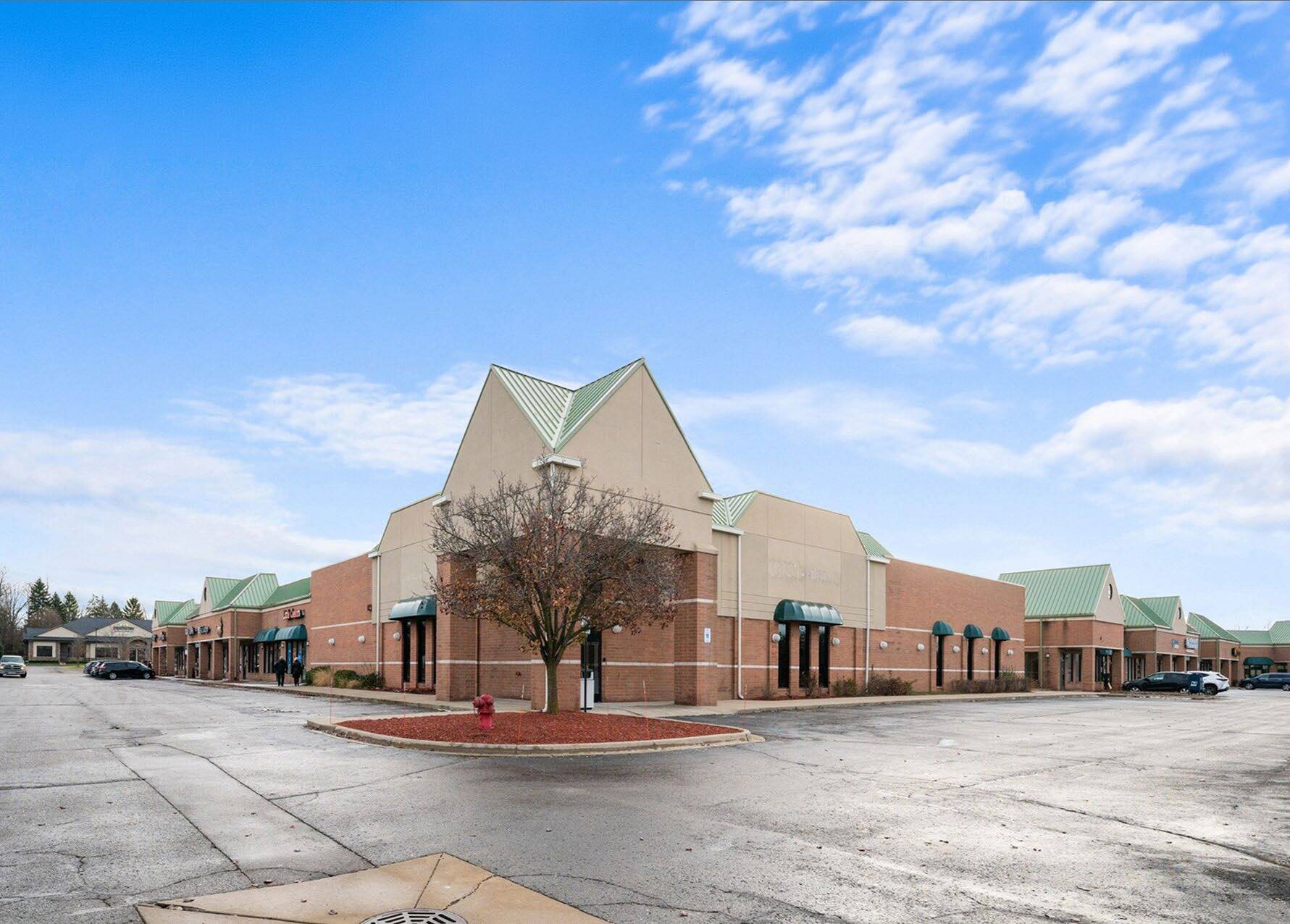 42191 W 14 Mile Rd, Novi, MI à vendre Photo de l’immeuble– Image 1 sur 5
