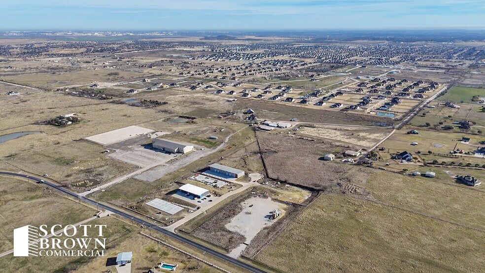 8137 Florance Rd, Justin, TX à louer - Photo de l’immeuble – Image 3 sur 8