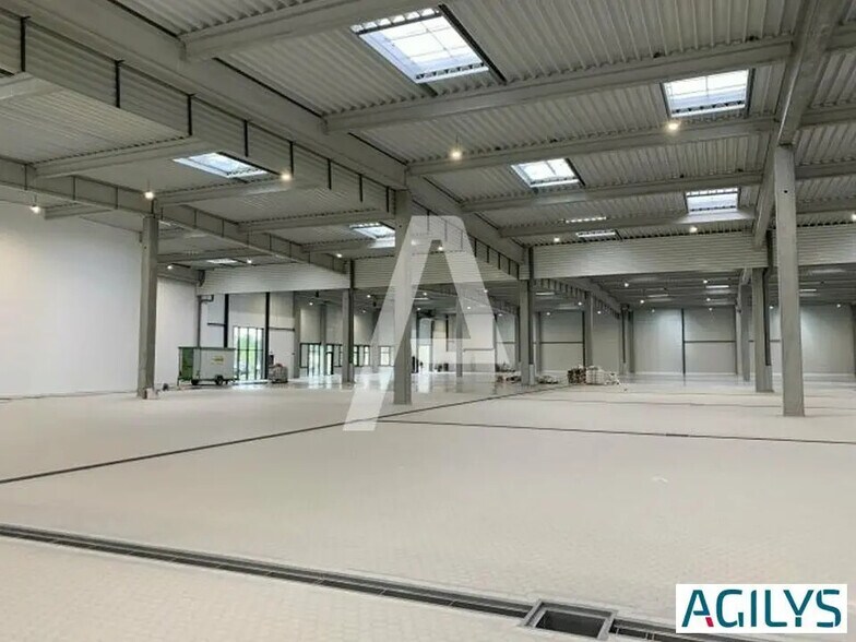 Bureau dans Noiseau à louer - Photo de l’immeuble – Image 1 sur 9