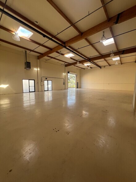 1041 17th Ave, Santa Cruz, CA à louer - Photo intérieure – Image 2 sur 11