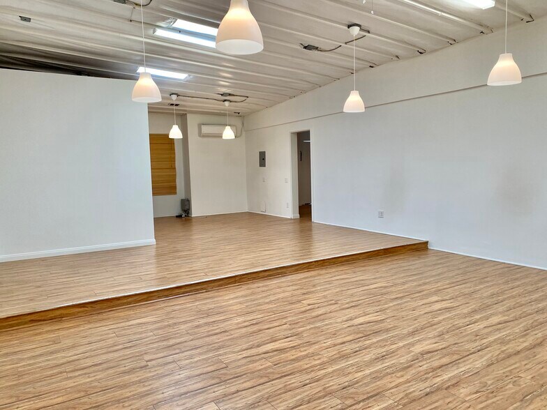 1037 Palm Dr, Hermosa Beach, CA à louer - Photo intérieure – Image 2 sur 7
