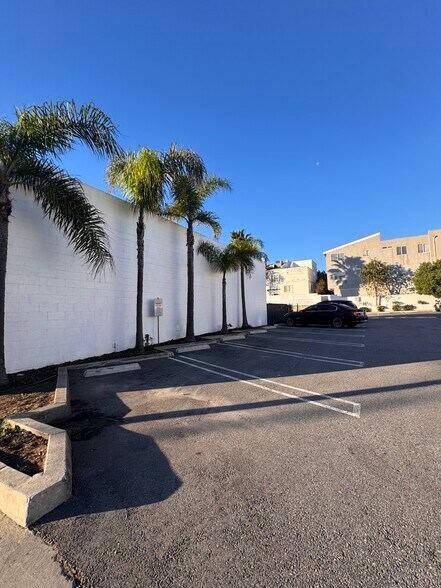 429 Pacific Coast Hwy, Hermosa Beach, CA à louer - Photo de l’immeuble – Image 2 sur 40