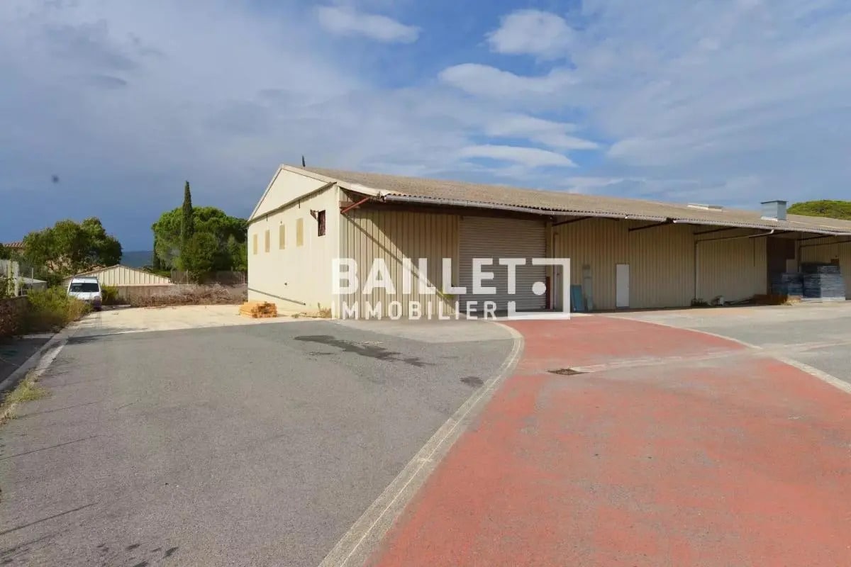 Industriel/Logistique dans Fréjus à vendre Photo de l’immeuble– Image 1 sur 6