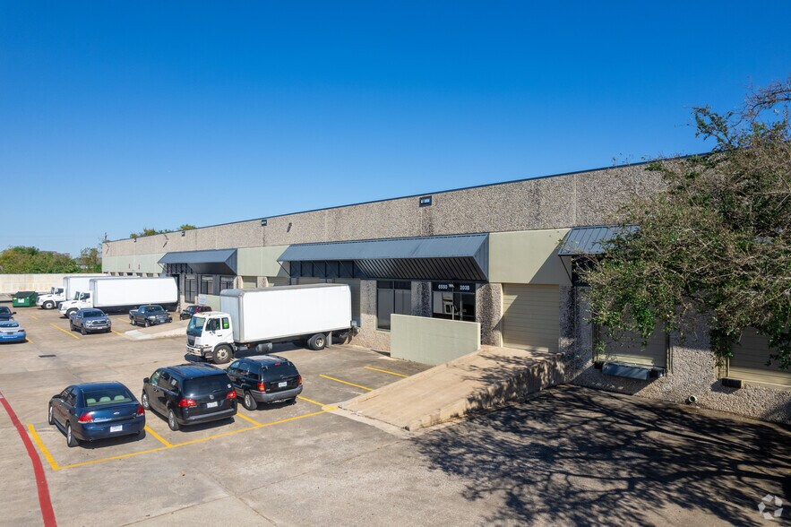 6550 Long Point Rd, Houston, TX à louer - Photo de l’immeuble – Image 2 sur 5