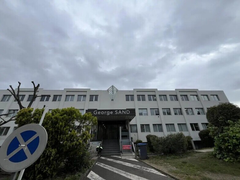 Bureau dans Marseille à louer - Photo de l’immeuble – Image 2 sur 16