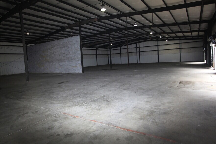 102 Camp Creek Industrial Pky, Cornelia, GA à louer - Photo de l’immeuble – Image 2 sur 6