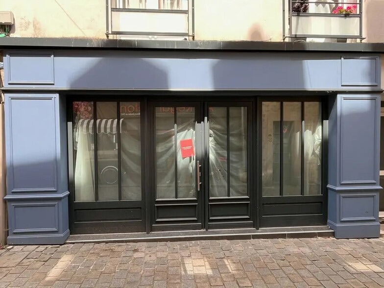 Local commercial dans Auray à louer - Photo de l’immeuble – Image 1 sur 3