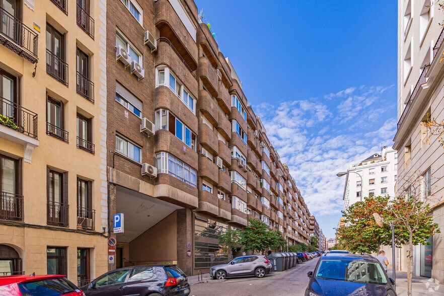 Calle de Espronceda, 38-40, Madrid, Madrid à louer - Photo de l’immeuble – Image 3 sur 5
