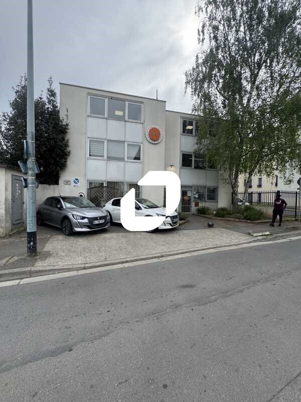 Bureau dans Bobigny à louer Photo de l’immeuble– Image 1 sur 9