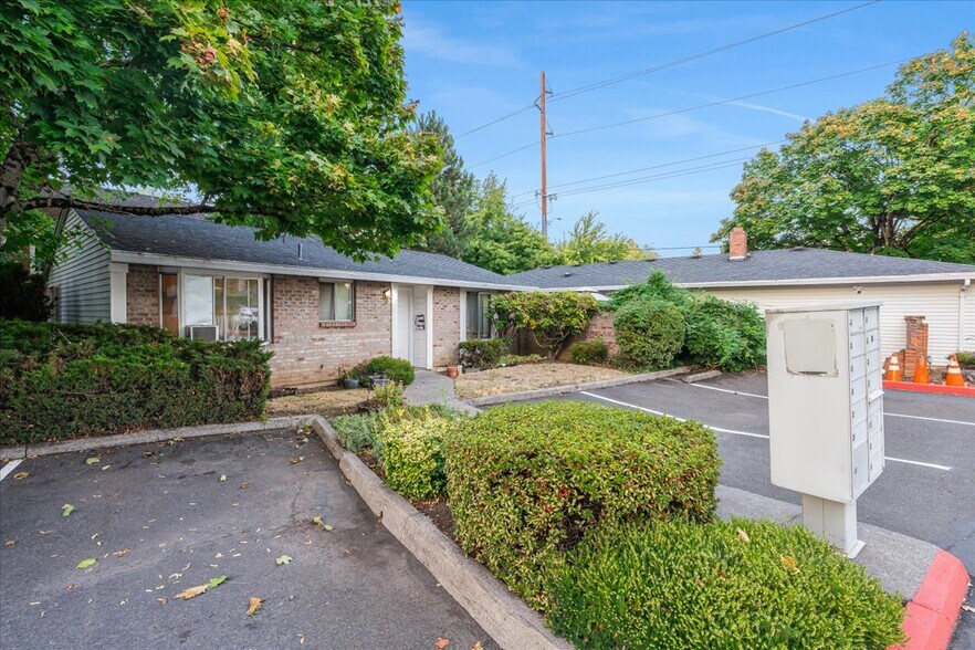 1757 NE 162nd Ave, Portland, OR à vendre - Photo de l’immeuble – Image 3 sur 20