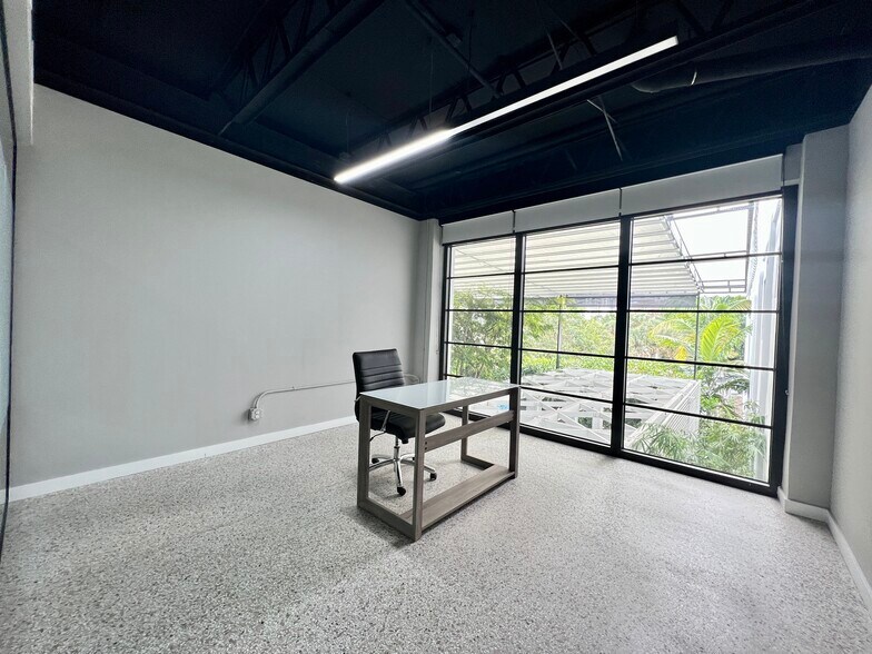 441 NE 3rd Ave, Fort Lauderdale, FL à louer - Photo intérieure – Image 3 sur 13