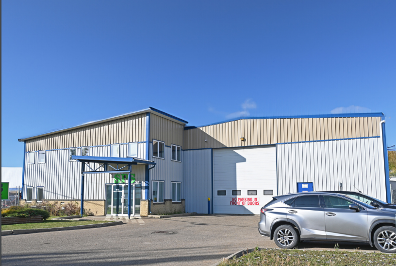 7932 Edgar Industrial Way, Red Deer, AB à louer Photo de l’immeuble– Image 1 sur 3