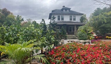 291 Glen Rd, Woodcliff Lake, NJ à louer Photo de l’immeuble– Image 2 sur 18