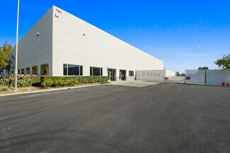 Plus de détails pour 691-701 Burning Tree Rd, Fullerton, CA - Industriel/Logistique à louer