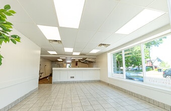 317 Chestnut St, Needham, MA à vendre Photo intérieure– Image 1 sur 7