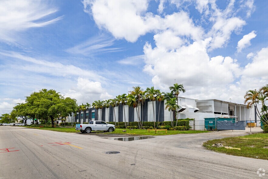 4355 NW 128th St, Opa Locka, FL à vendre - Photo de l’immeuble – Image 3 sur 7