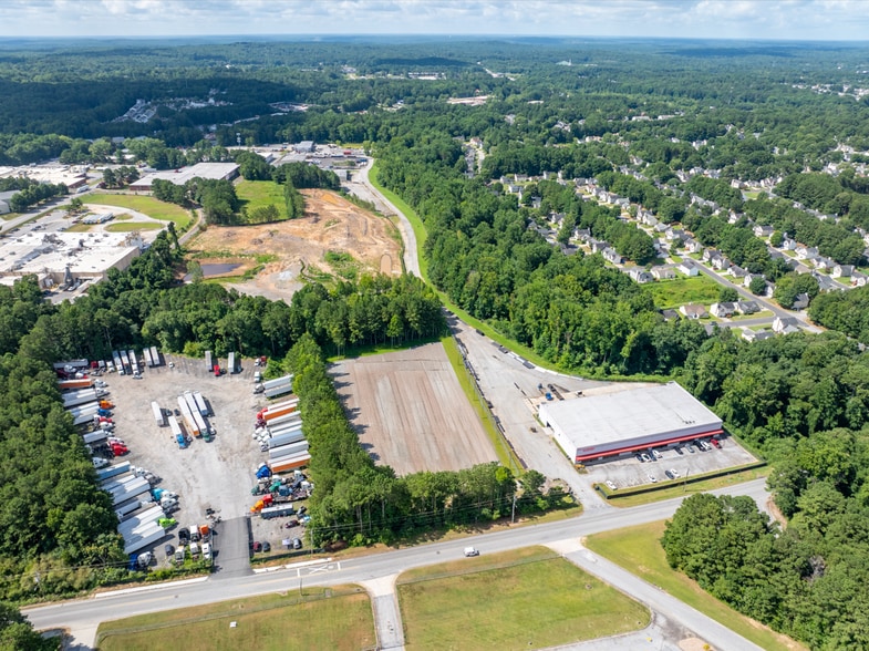 6515 Marbut Rd, Lithonia, GA à louer - Photo de l’immeuble – Image 3 sur 9