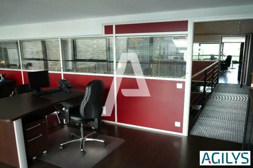 Bureau dans Ivry-sur-Seine à louer - Photo de l’immeuble – Image 2 sur 10