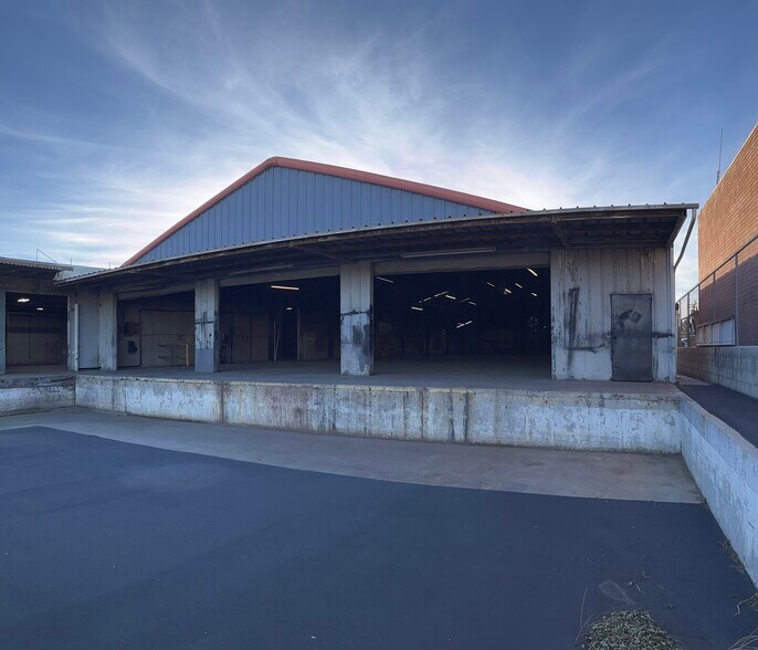 1356 N Santiago St, Santa Ana, CA à louer - Photo de l’immeuble – Image 3 sur 8