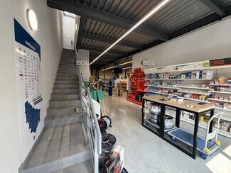 Plus de détails pour Local d'activités à louer
