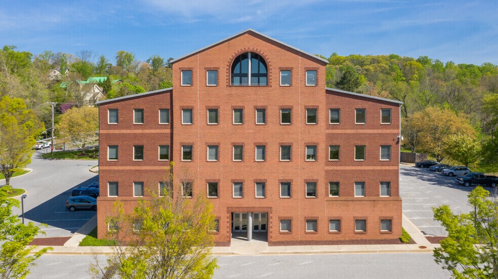 6115 Falls Rd, Baltimore, MD à louer - Photo de l’immeuble – Image 2 sur 5